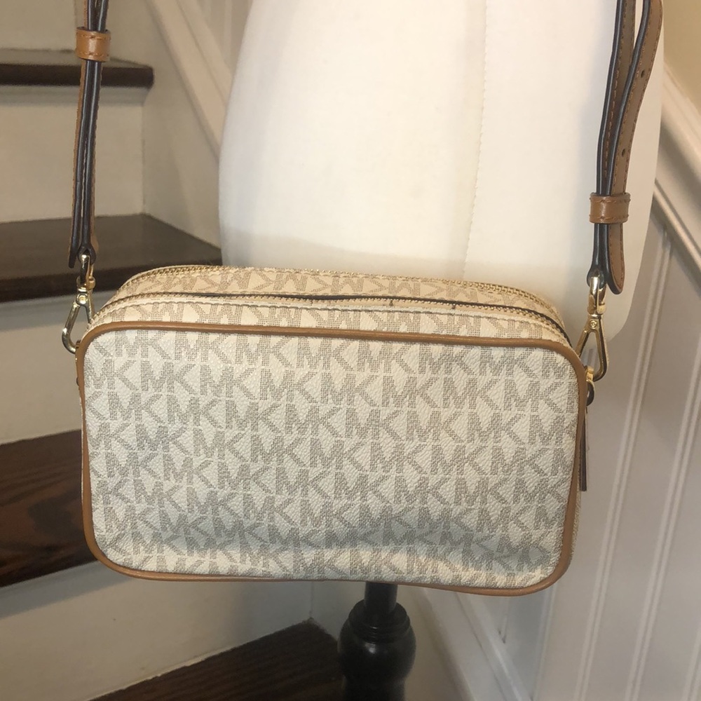 MICHAEL KORS White MK Monogram Jet Set Crossbody Shoulder Bag - Picture 3 of 17